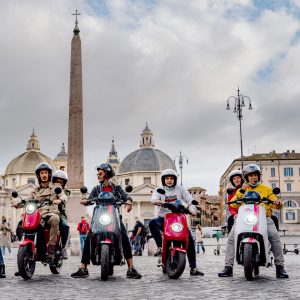 NIu Club riders in Rome